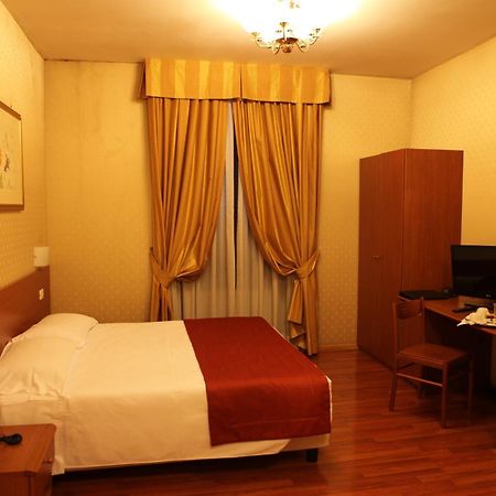 Flower Garden Hotel Rome Room photo