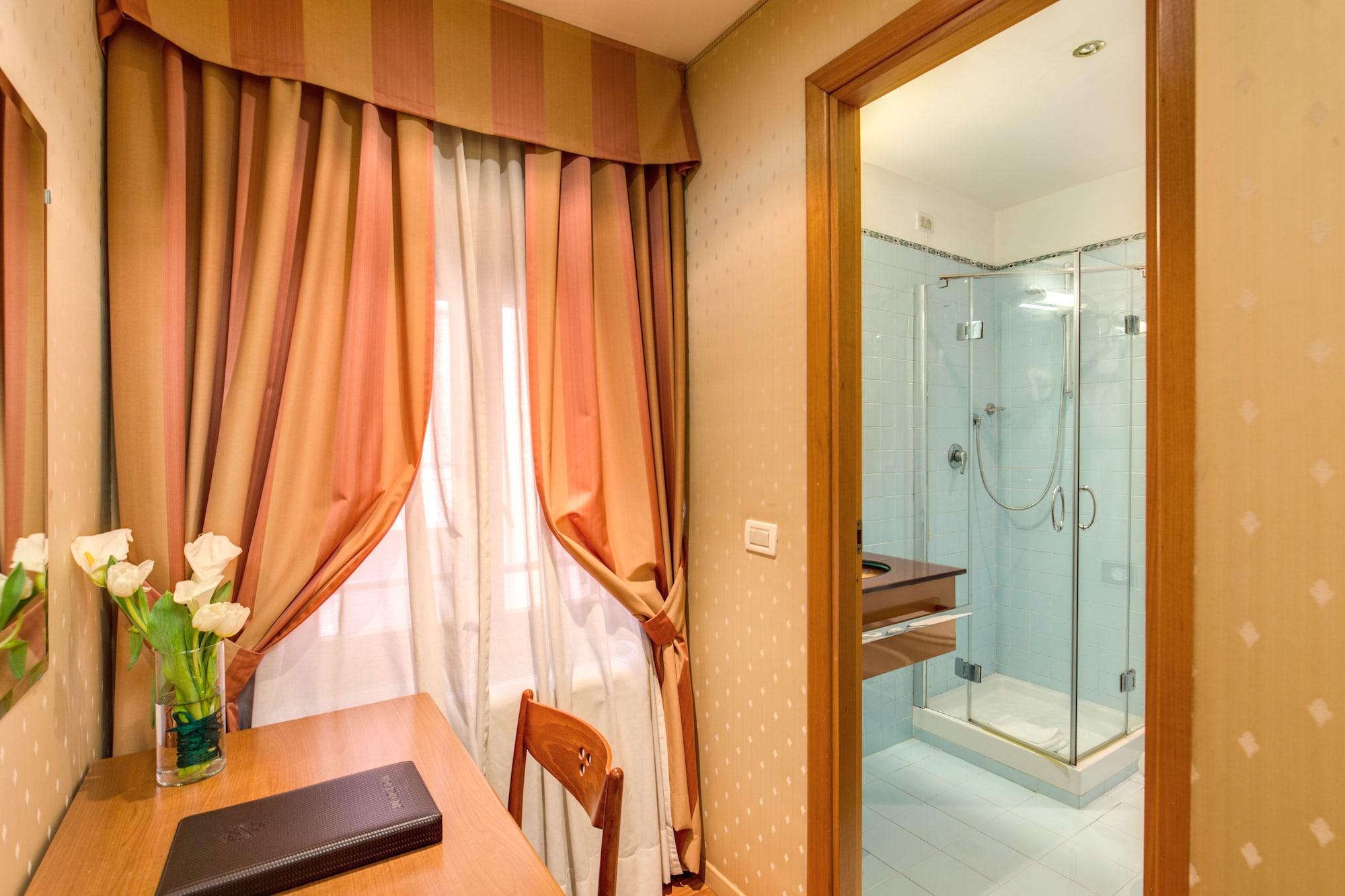 Flower Garden Hotel Rome Exterior photo