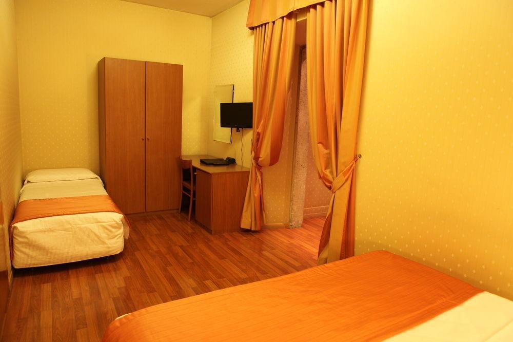 Flower Garden Hotel Rome Exterior photo