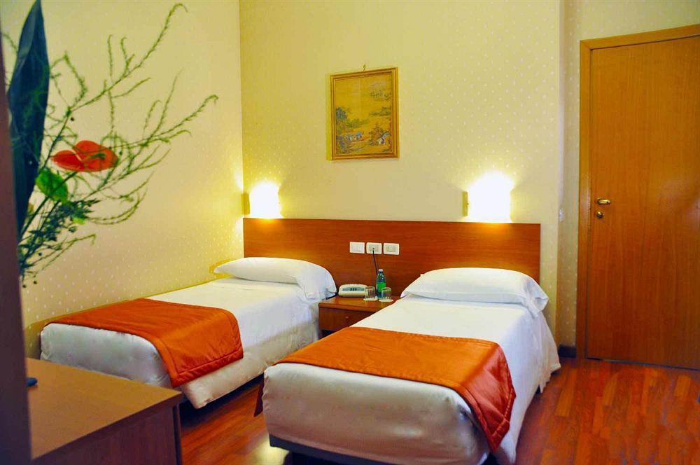 Flower Garden Hotel Rome Exterior photo